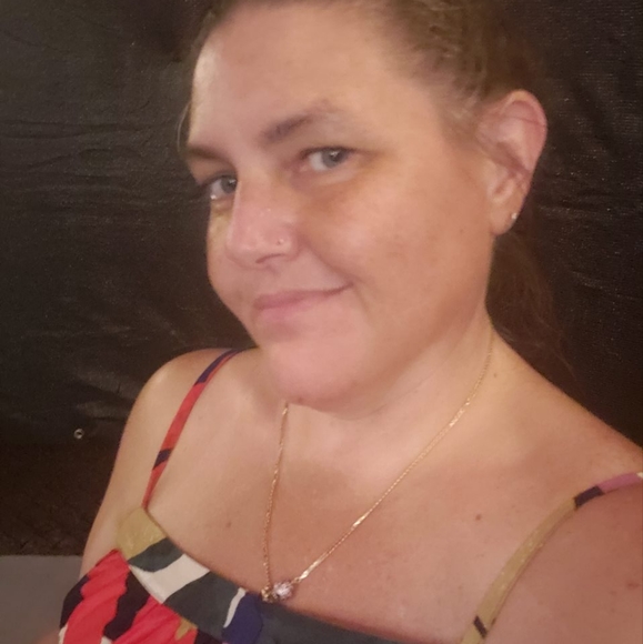 Meet your Posher, Heather - Picture 2 of 2